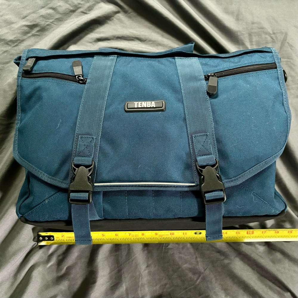 Tenba ProDigital 2.0 Messenger Camera Bag NWOT